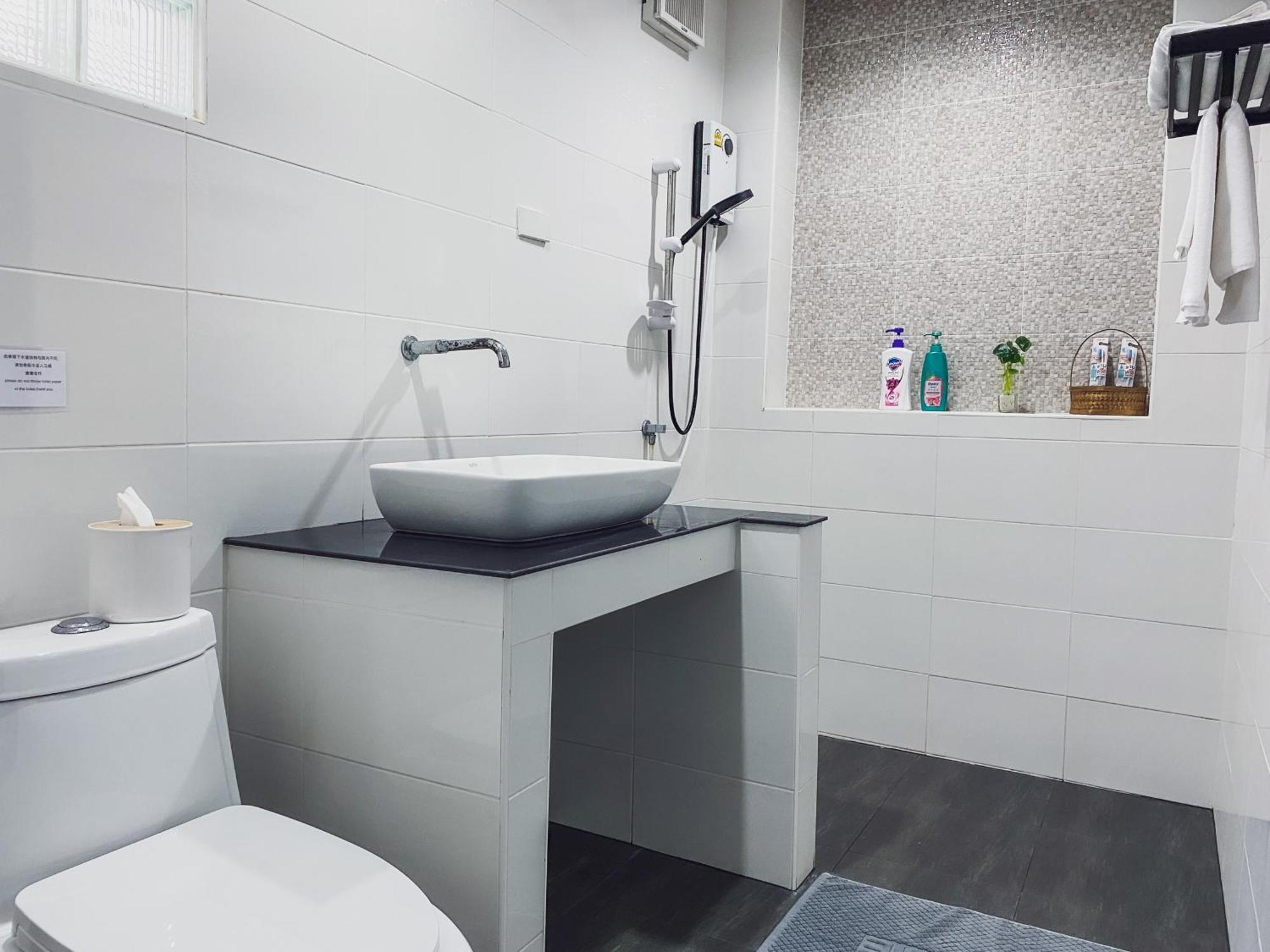 Beaver Club Homestay เชียงใหม่ ภายนอก รูปภาพ
